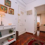 Espacio Luz En El Centro De By