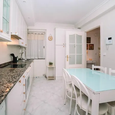 Espacio Luz En El Centro De By