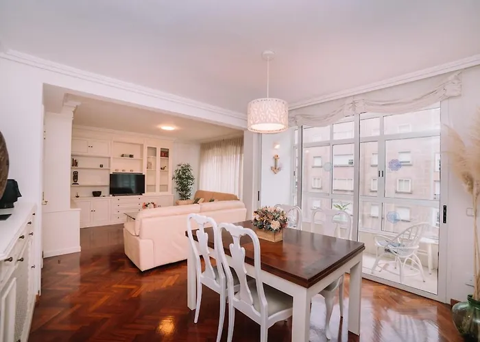 Espacio Luz En El Centro De By Vigo